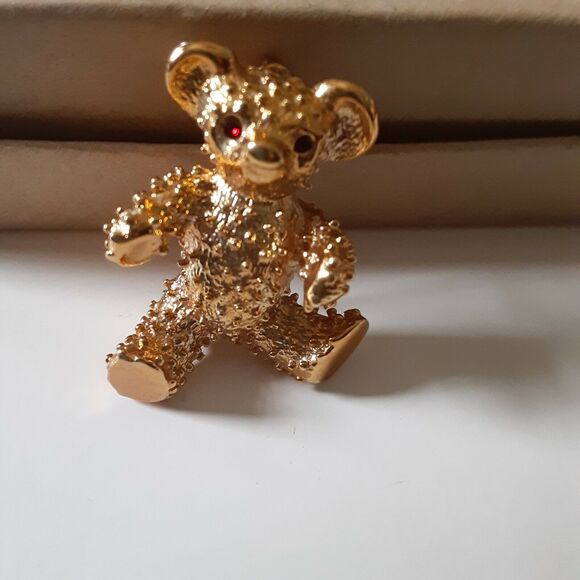 VINTAGE SIGNED Teddy Bear Brooch Heavy Red Rhinestone eyes - Picture 2 of 10